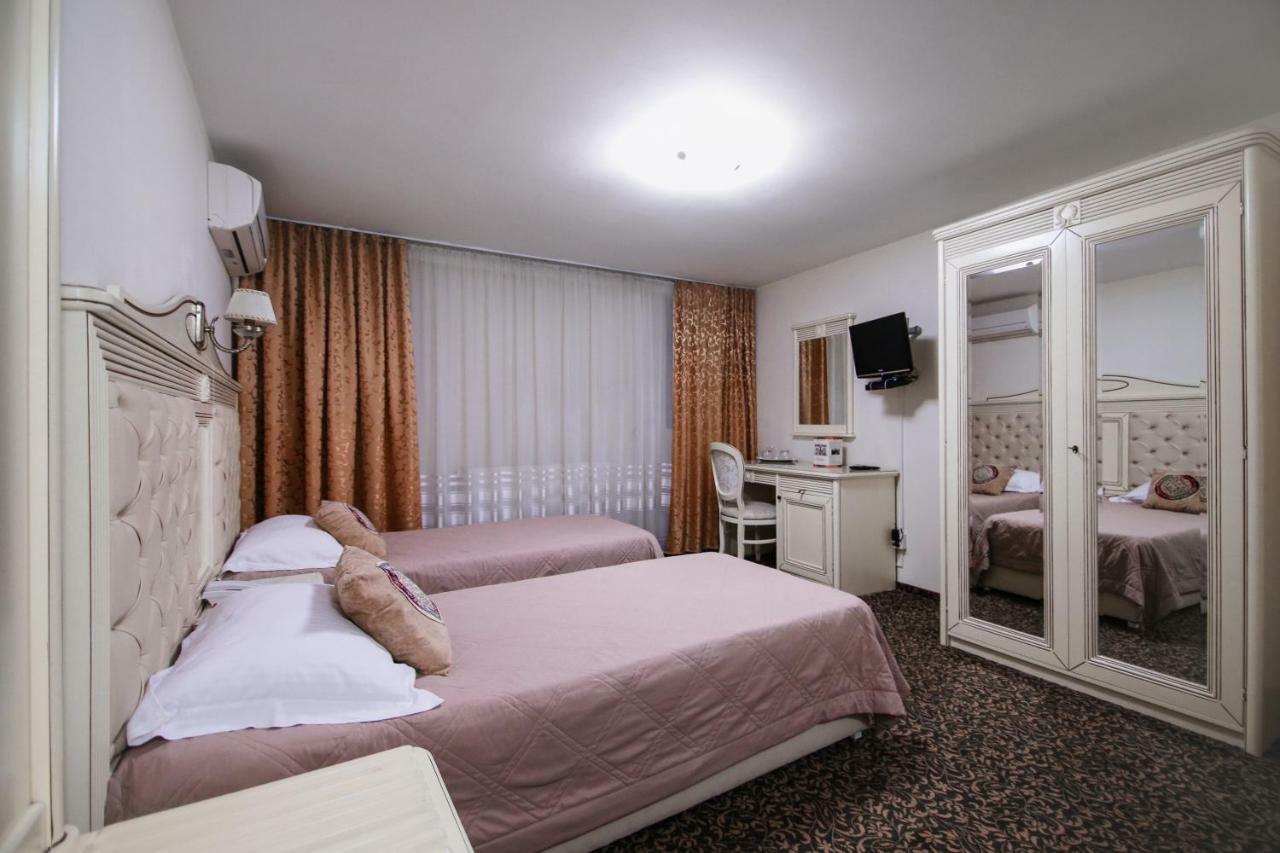 Hotel Royal Craiova Exterior foto